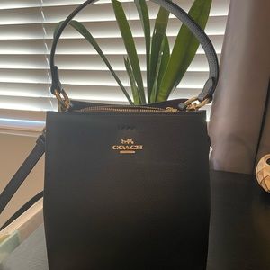 Coach Small Town Bucket